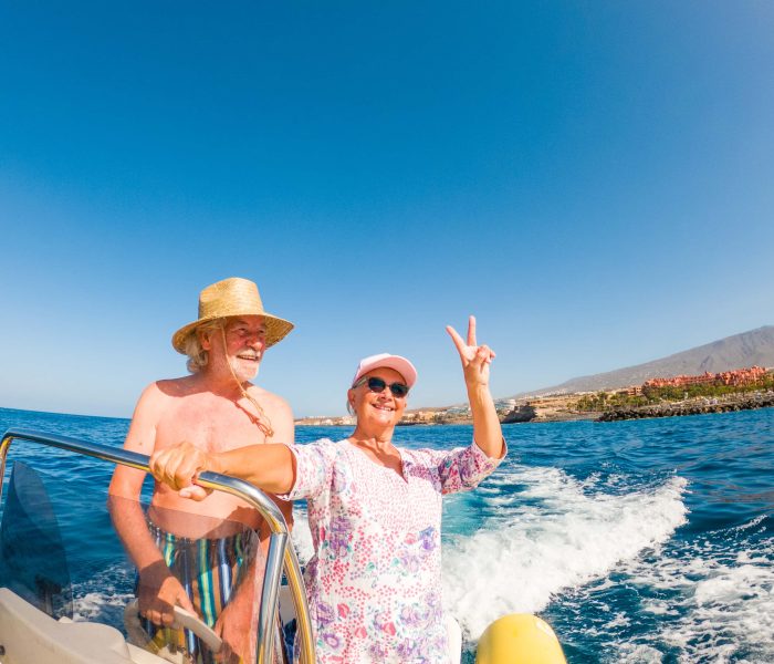 america-dental-couple-of-seniors-min